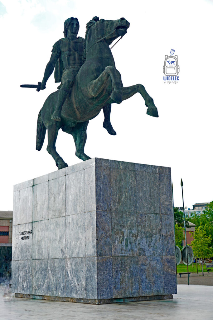 Pomnik Aleksandra Wielkiego na koniu w Salonikach, symbol macedońskiej potęgi