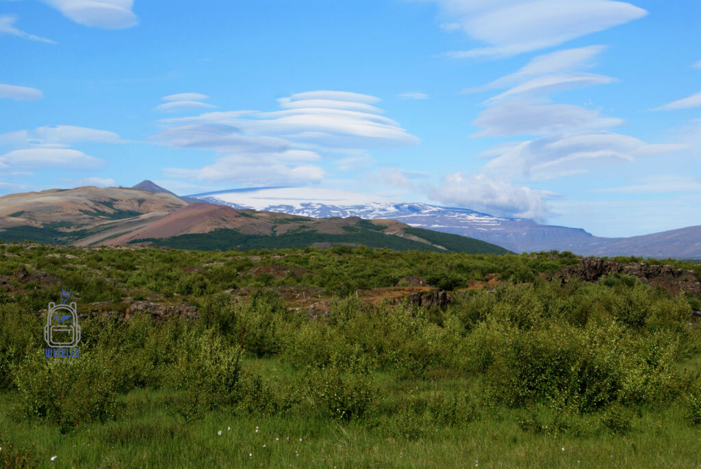 Islandia – krajobraz w pobliżu Hraunfossar i Barnafoss, widok na lodowiec Langjökull, podróże, Ring Road, widelecwplecaku.pl