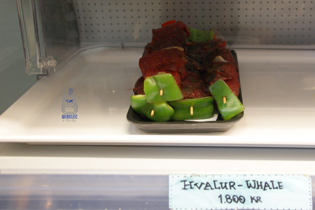 Płetwal karłowaty jako szaszłyk na Islandii – kontrowersyjny przysmak kuchni islandzkiej, widelecwplecaku.pl