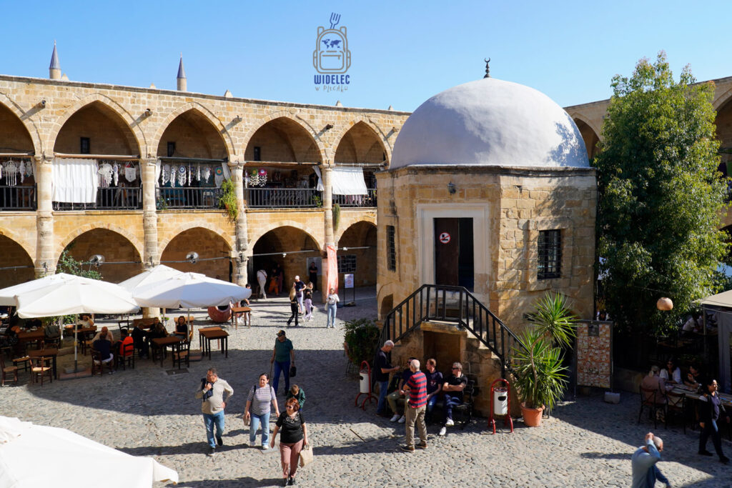 Büyük Han w Nikozji – osmański karawanseraj i jedno z najważniejszych zabytków stolicy Cypru, Cypr – wyspa dobrej pogody i dobrego humoru, widelecwplecaku.pl