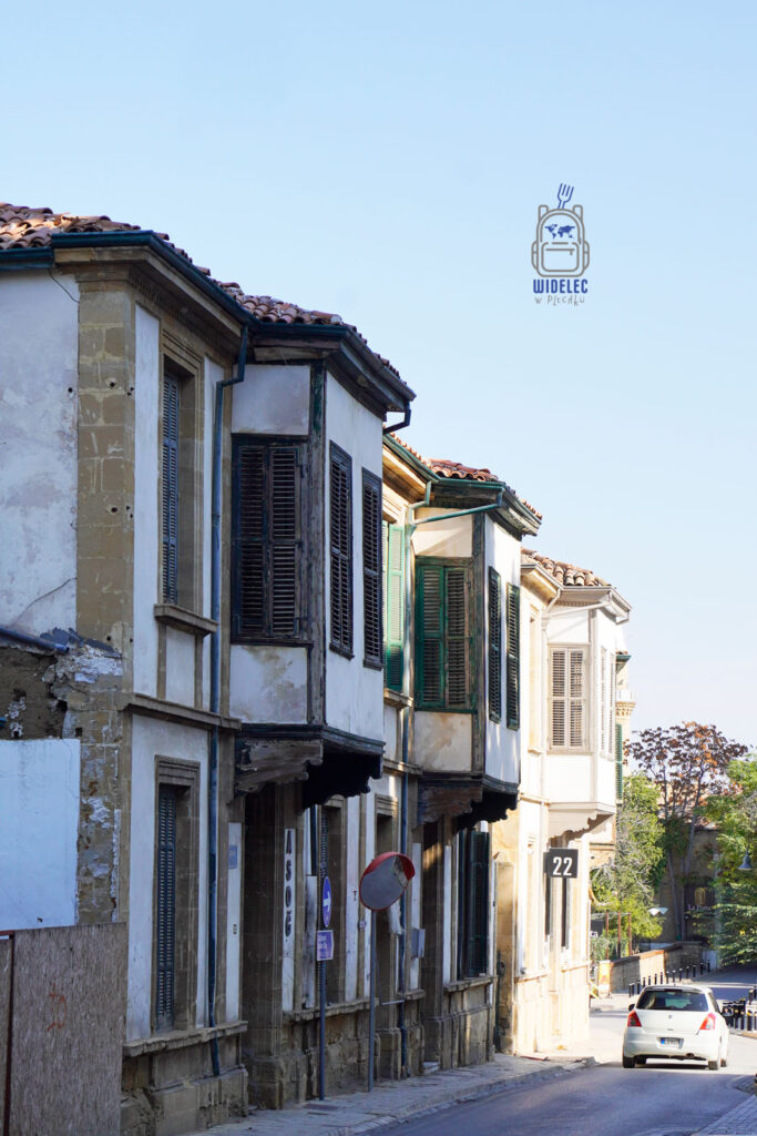 Nikozja Północna – zabytkowa zabudowa starego miasta, turecka część Cypru | widelecwplecaku.pl